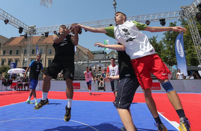 Slovenci so v ulični košarki v igri za tokijske olimpijske igre. FOTO: Igor Zaplatil