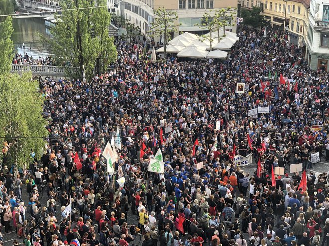 Ljudje želijo spremembe in predsedovanje svetu Evropske unije jih, medtem ko bodo tlakovali pot tja, ne bo motilo. FOTO: Voranc Vogel/Delo