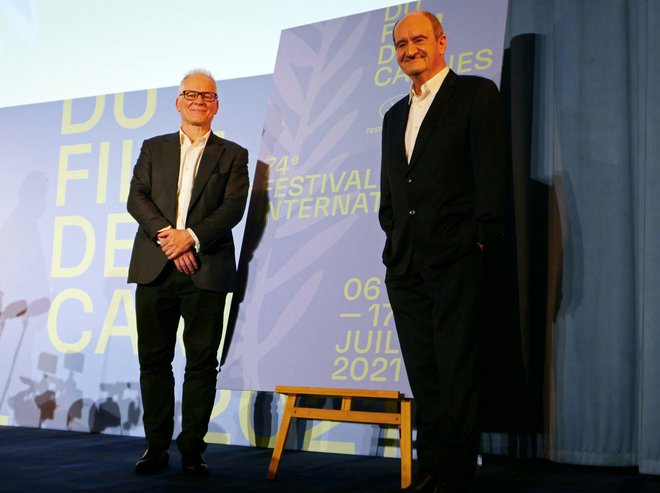 Programski vodja Thierry Fremaux in predsednik filmskega festivala v Cannesu Pierre Lescure sta prepričana, da si bodo letošnji festival zapomnili za vselej. FOTO: Sandra Auger/Reuters