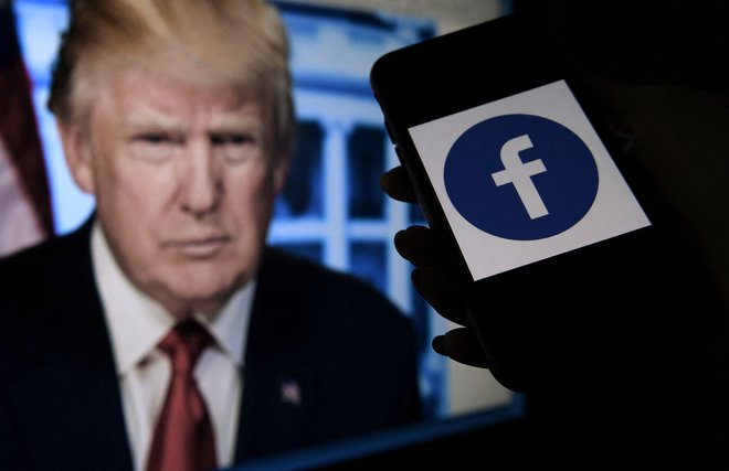 Neodvisni nadzorni odbor družbenega omrežja Facebook je sicer že v začetku maja odločil, da Trump še ne sme nazaj na Facebook. FOTO:&nbsp;Olivier Douliery/AFP