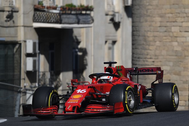 Ferrarijev as Charles Leclerc je bil drugič zapored najhitrejši v kvalifikacijah. FOTO: Natalia Kolesnikova/AFP