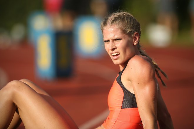 Anita Horvat se je morala zelo potruditi za zmago na 400 metrov. FOTO: Jure Eržen/Delo