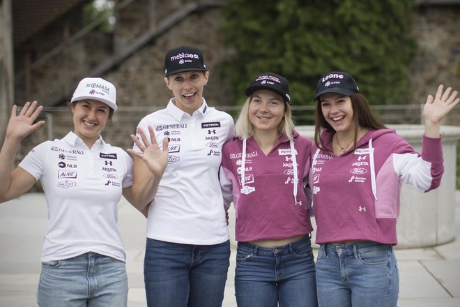 Tina Robnik, Ana Bucik, Meta Hrovat in Andreja Slokar so se predstavile v kavarni na Ljubljanskem gradu. FOTO: Jure Eržen
