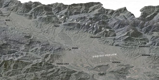 Na slovenskem ozemlju je najdaljši Savski prelom, ki se razteza iz severne Italije prek Rateč po Zgornjesavski dolini, ob južnem vznožju Karavank in Kamniško-Savinskih Alp skozi Jesenice, Tržič, Preddvor in Stahovico, do Celja in Rogaške Slatine. Savski prelom je po vseh merilih velik. Foto Petra Jamšek Rupnik