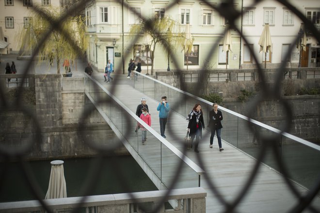 Hominum causa omne ius constitutum &ndash; vse pravo je narejeno zaradi ljudi. FOTO: Jure Eržen/Delo