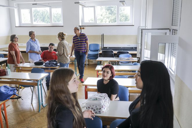 Tečaji slovenščine so potekali v učilnicah in tudi prek zooma.<br />
FOTO: Voranc Vogel/Delo