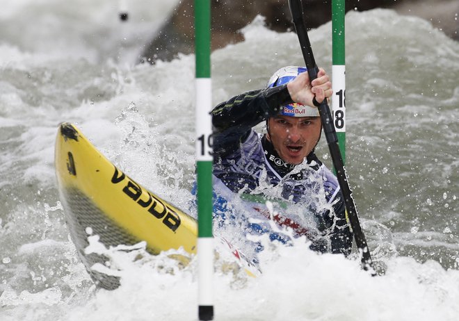 Peter Kauzer si je nabral preveč kazenskih sekund. FOTO: Alessandro Garofalo/Reuters