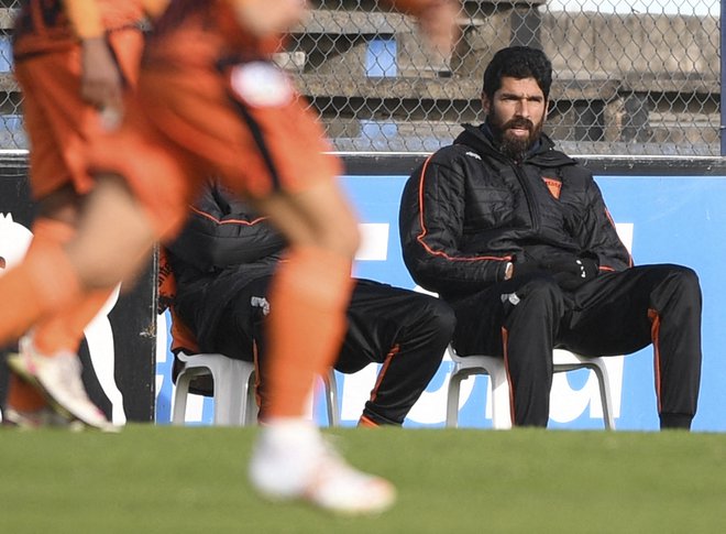 Abreu med zadnjo tekmo v karieri. Pri klubu Sud America je v zadnjem času opravljal tudi trenersko funkcijo. FOTO: Pablo Porciuncula/AFP