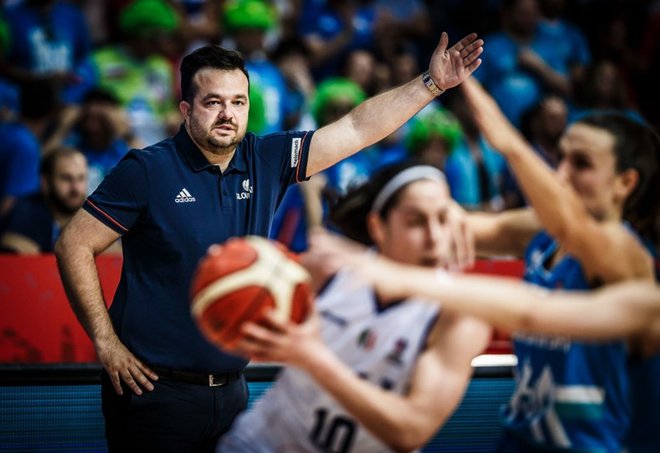 Damir Grgić (levo) z ekipo pripravljen čaka EP. FOTO: FIBA