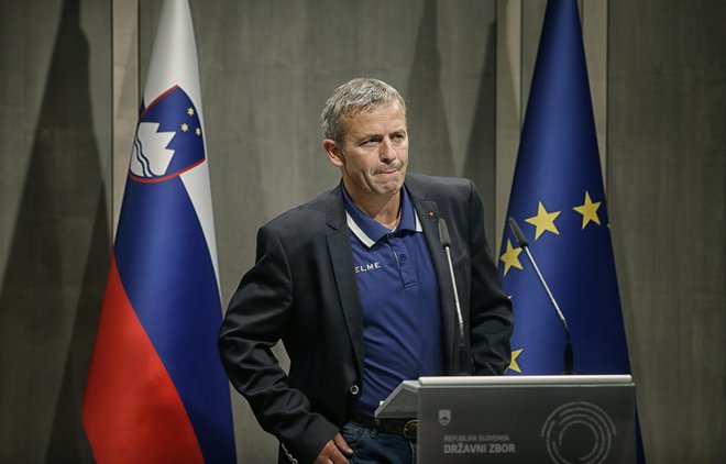 Gregor Židan in njegova SD so včeraj mnenje zakonodajno-pravne službe še proučevali, a so doslej vseskozi poudarjali, da ni tehtne podlage za odvzem poslančevega mandata. FOTO: Blaž Samec/Delo