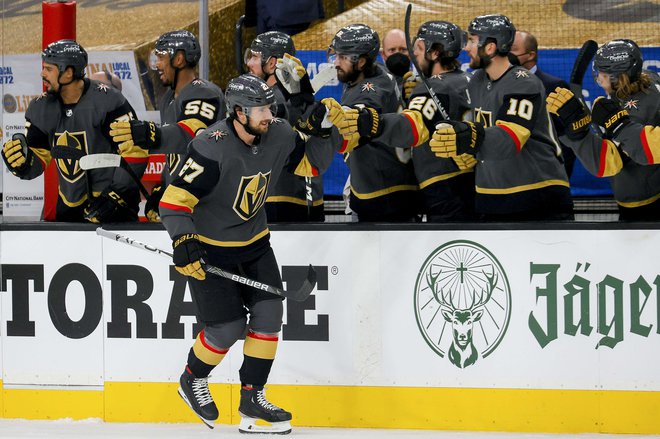 Shea Theodore je načel mrežo gostov. FOTO:&nbsp;Ethan Miller/AFP