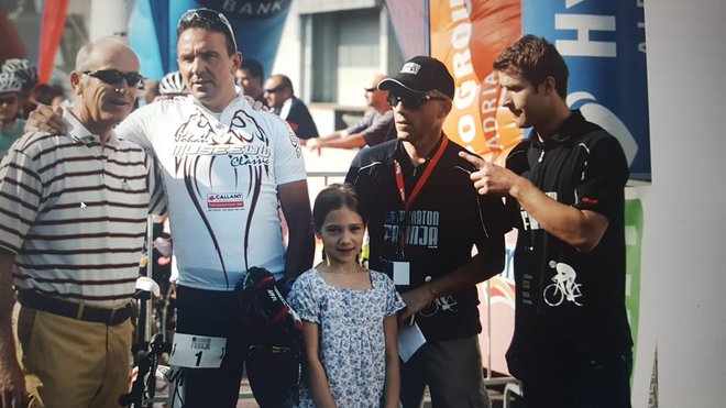 Maraton Franja leta 2009, na startu velike Franje: Gorazd Penko, takrat še majhna Karin, Andrej Hauptman, Jože Mermal in Johan Museeuw. FOTO: Osebni Arhiv