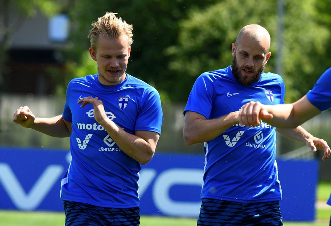 Joel Pohjanpalo (levo) in Teemu Pukki sta udarna aduta finskega napada. FOTO: Olga Maltseva/AFP