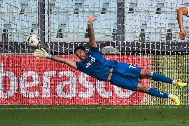 Gianluigi Buffon se je od Juventusa poslovil z zmago v finalu italijanskega pokala proti Atalanti. FOTO: Marco Bertorello/AFP