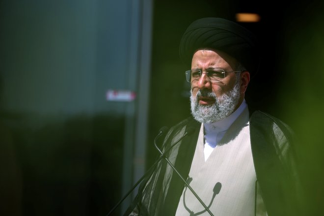 Favorit za zmago na volitvah je Ebrahim Raisi, prvi mož iranskega pravosodja. Foto: Ayoub Ghaderi/Reuters