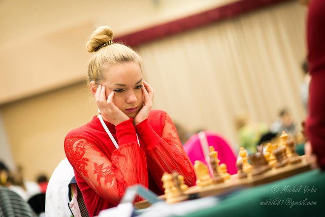 Šahovski svet je pred Lauro Unuk, treba je izbrati prave poteze.&nbsp; FOTO: osebni arhiv