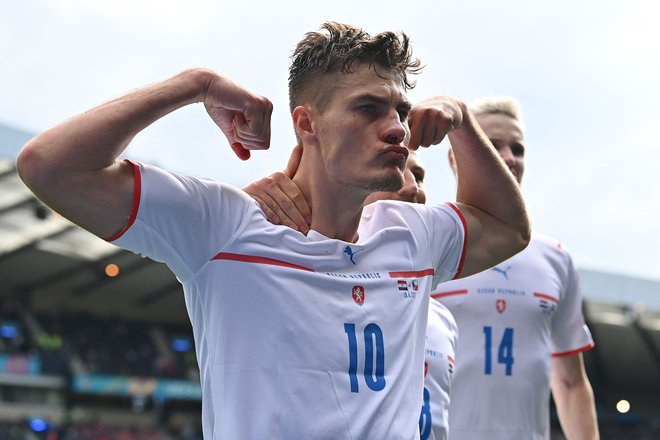 Patrik Schick je znova pokazal mišice. FOTO: Paul Ellis/AFP