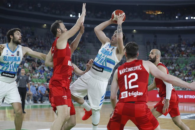 Stožice so po zaslugi Luke Dončića videle kar nekaj prizorov za sladokusce. FOTO: Leon Vidic/Delo