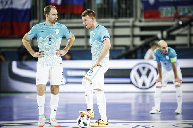 Kristjan Čujec (levo) je dosegel prvi slovenski gol. FOTO: Uroš Hočevar