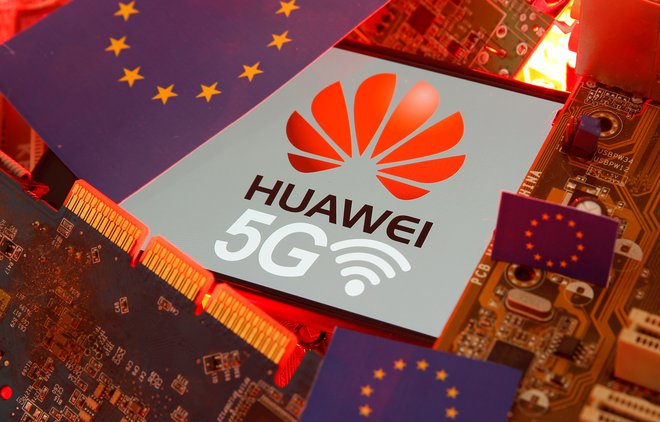 V prepričanju, da sodelovanje Huaweia, ZTE in drugih družb s komunistično partijo omogoča obveščevalni nadzor Kitajske v tujini, si ZDA prizadevajo za globalno omejitev njihovega delovanja. FOTO: Dado Ruvic/Reuters