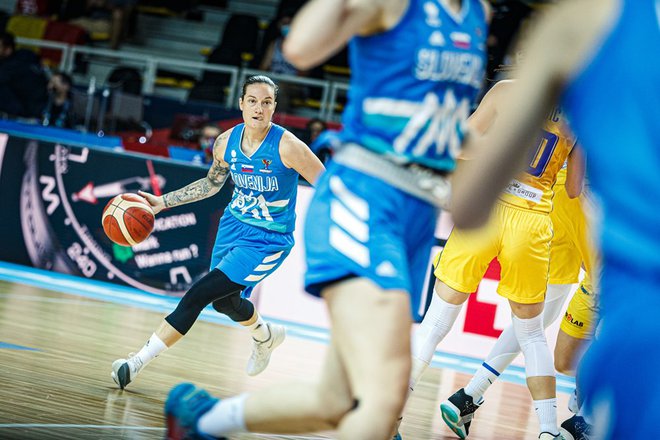 Nika Barić je dobro vodila slovensko igro. FOTO: Fiba