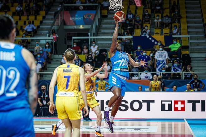 Shante Evans je zbrala 10 skokov. FOTO: Fiba