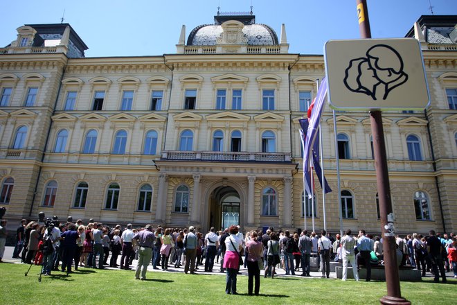 Mariborska univerza v letu 2012, v času protesta. FOTO: Tadej Regent