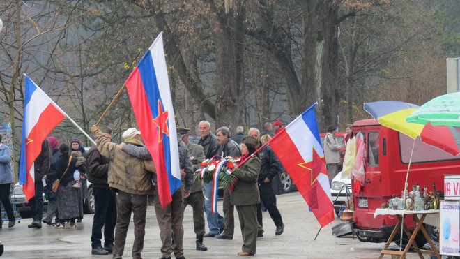 Nefunkcionalnosti nekdanje Jugoslavije in njene številne težave še vedno pestijo države naslednice. Foto Bojan Rajšek