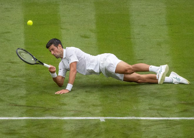 Novak Đoković med dvobojem z Britaincem Jackom Draperjem. FOTO: David Gray/AFP