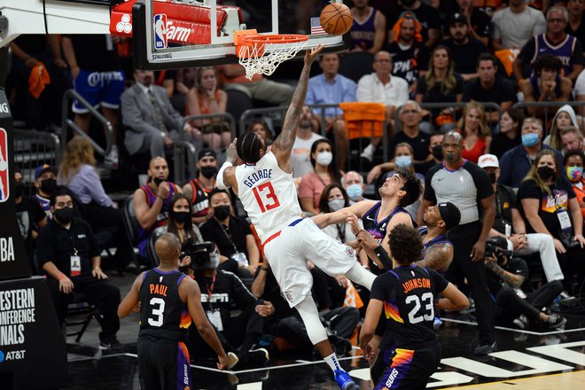 Prvi strelec LA Clippers Paul George je v Phoenixu prevzel breme na svoj hrbet in z odlično predstavo podaljšal upanje o zasuku ter uvrstitvi v veliki finale. FOTO: Joe Camporeale/Usa Today Sports