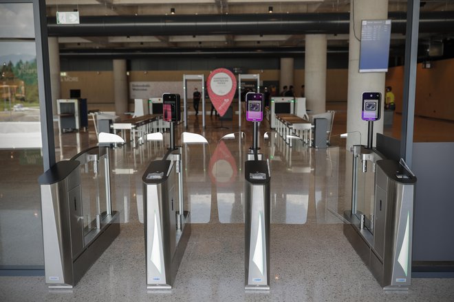 V četrtek bo nov terminal sprejel prve potnike. Ti bodo poleteli z Lufthanso v Frankfurt. FOTO: Uroš Hočevar/Delo