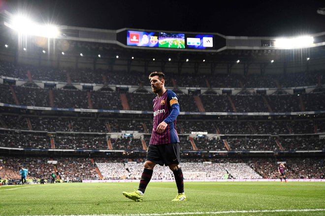 Lionel Messi je simbol Barcelone, pri kateri je že več kot 20 let in tudi&nbsp; še bo. FOTO: Oscar Del Pozo/AFP