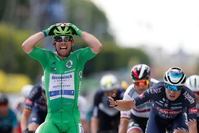 Mark Cavendish je slavil svojo 32. zmago na Touru. FOTO: Guillaume Horcajuelo Afp