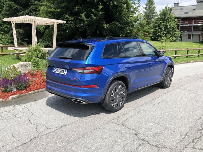 Na voljo sta dva dizelska motorja in trije bencinski, med slednjimi tudi najmočnejši za izvedbo RS (na fotografiji). FOTO: Aljaž Vrabec