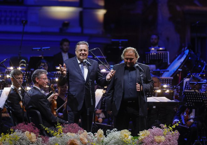 Direktor festivala Darko Brlek &ndash; na fotografiji z županom Zoranom Jankovićem &ndash; je povedal, da je ljubljanski festival eden od redkih s toliko zvezdniškimi nastopi.&nbsp;FOTO: Jože Suhadolnik/Delo