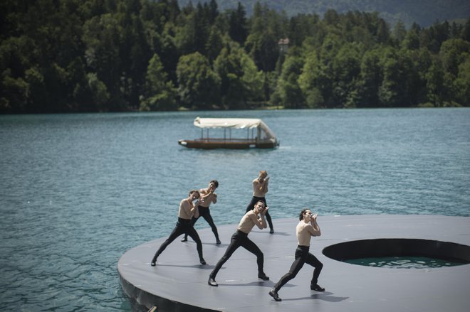 Baletna predstava Povodni mož (SNG Maribor, koreografija Edward Clug), zadnje vaje pred praizvedbo.<br />
FOTO: Jure Eržen