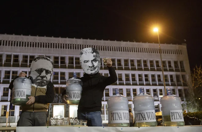 Zakonu, katerega največja zagovornika sta minister za okolje in za gospodarstvo Andrej Vizjak in Zdravko Počivalšek, nasprotuje celotna stroka in okoljevarstveniki. FOTO: Jože Suhadolnik/Delo