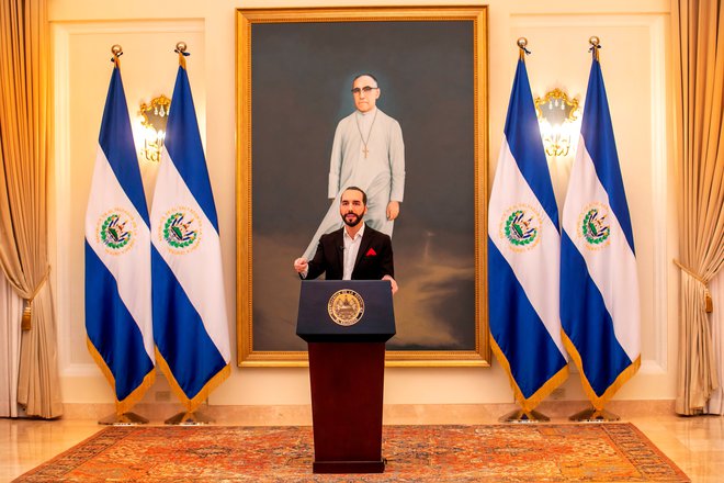 Predsednik Salvadorja, 39-letni Nayib Bukele, je prodorni podjetnik in spretni politik. FOTO: Reuters