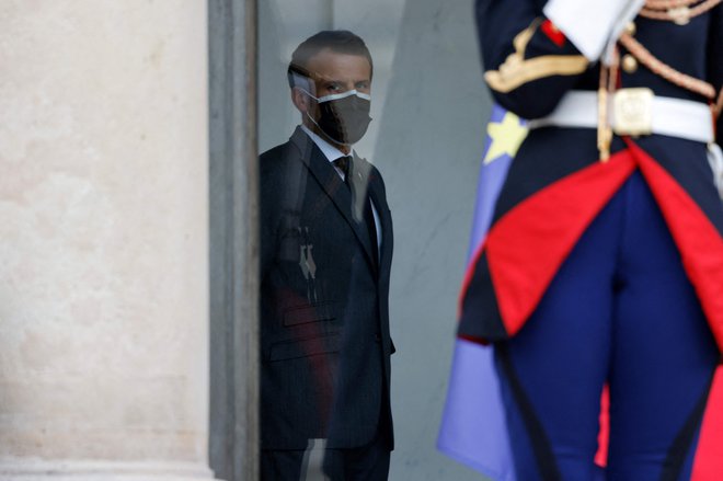 Emmanuelu Macronu zaupa 39 odstotkov državljanov. Foto Ludovic Marin/AFP