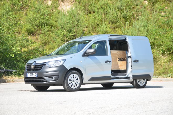 Že zdaj je na voljo cenovno dostopnejši novi dostavni model renault express.<br />
FOTO: Gašper Boncelj