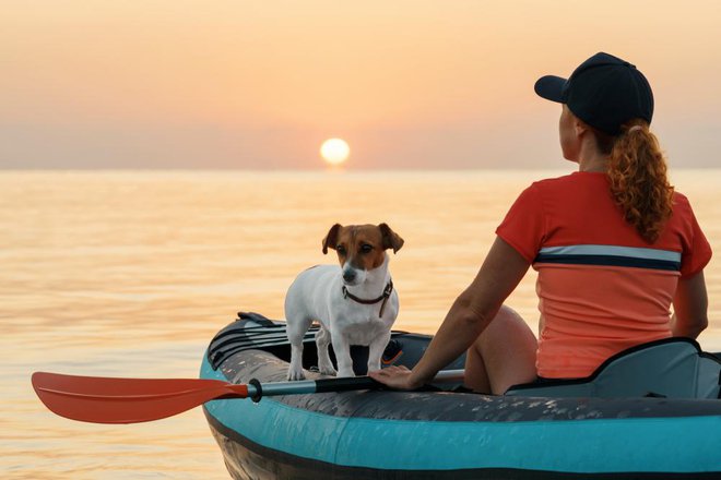 Nekateri dobro veslajo z drugimi, nekateri ne. Če ste tip človeka, ki se želi na vodi ukvarjati s samim seboj, potem je morda enojec pravi čoln za vas.&nbsp;FOTO:&nbsp;Shutterstock