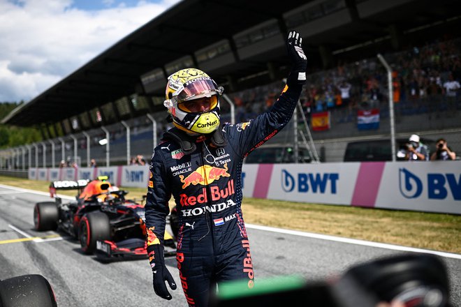 Red Bullov dirkač Max Verstappen je odlično formo potrdil tudi v kvalifikacijah za osmo dirko fromule za svetovno prvenstvo v avstrijskem Spielbergu. FOTO: Christian Bruna/AFP
