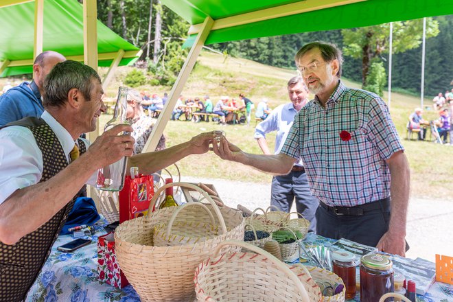 Predsednik prve slovenske vlade Lojze Peterle je rekel, da se ljudje pred 30 leti niso delili. Vsi so bili »naši«. FOTO: Boris Keber