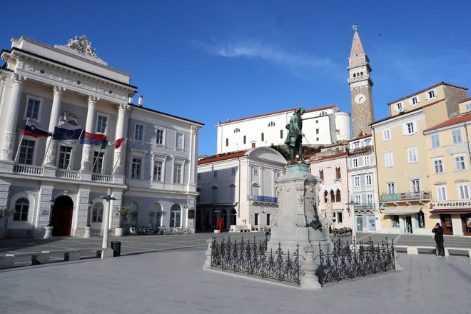 Občlinski nadzorniki so zahtevali revizijo poslovanja Okolja Piran. FOTO: Igor Mali/Delo