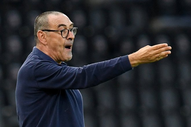 Maurizio Sarri med tekmo v Vidmu leta 2020, ko je bil še trener Juventusa. FOTO: Jennifer Lorenzini/Reuters