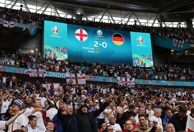 Ob zadnjem nastopu na Wembleyju so angleški reprezentanti svojim navijačem priredili nepozabno popoldne s težko pričakovano zmago nad Nemčijo (2:0). Sledil je še obisk Rima in visoka zmaga nad Ukrajino (4:0). FOTO: Carl Recine/Reuters