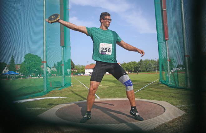 Kristjan Čeh bo za konec priprav na olimpijado nastopil tudi v Novem mestu. Na fotografiji med nastopom na Ciglaričevem memorialu v Mariboru. FOTO: Tadej Regent/Delo