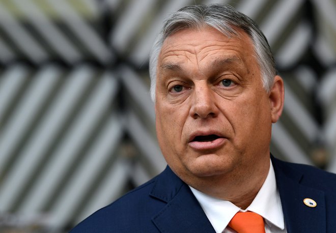 Orbán v oglasu strne svojo vizijo prihodnosti EU v sedmih točkah. V njih zavrača &raquo;evropski imperij&laquo; oziroma superdržavo, ki jo, ne da bi jim kdorkoli dal dovoljenje za to, gradijo v Bruslju. FOTO: John Thys/Reuters