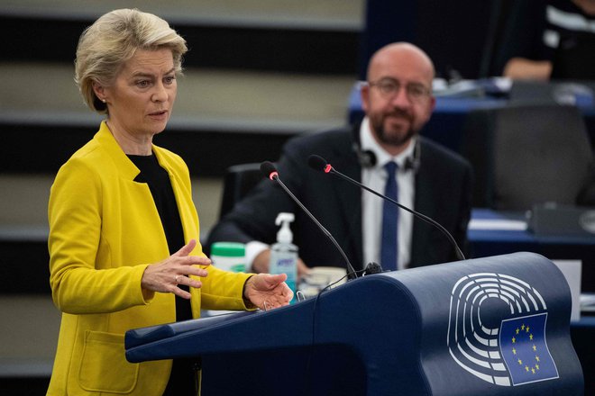 Zaščita proračuna EU po besedah Ursule von der Leyen &raquo;ni abstraktno vprašanje&laquo;. FOTO: Patrick Hertzog/AFP