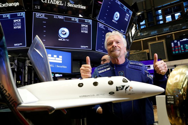 Sir Richard Branson bo moral opisati celotno uporabniško izkušnjo poleta v vesolje. Ocena verjetno ne bo slaba. FOTO: Brendan Mcdermid/Reuters